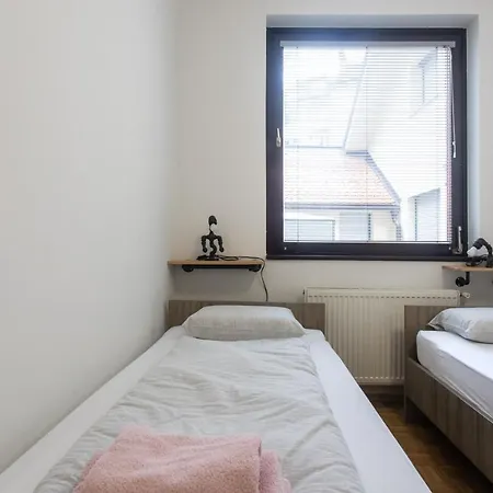 Big Pipe Apartment *